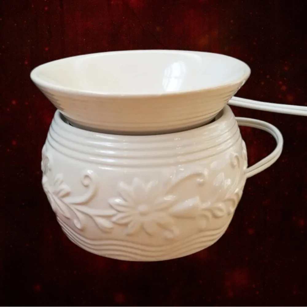 Ivory Yankee Candle Ceramic Wax Warmer, Electric Warming Plate Tart Warmer